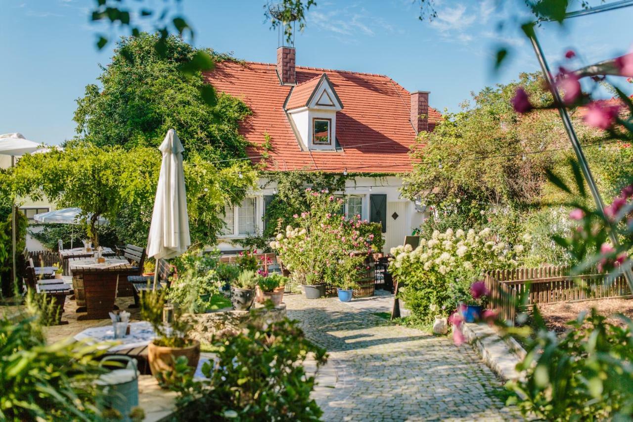 Hotel Oleander Romantik Zimmer Trausdorf an der Wulka Exterior foto